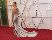[ẢNH] Những bộ trang phục thảm đỏ Oscar ấn tượng nhất mọi thời đại