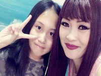 Vén bức màn cuộc đời và sự nghiệp 