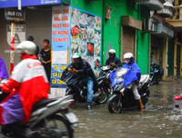 [Ảnh] Phố biến thành 