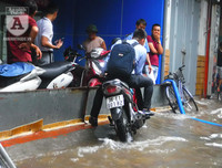 [Ảnh] Phố biến thành 