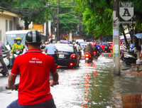 [Ảnh] Phố biến thành 