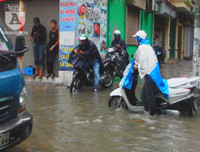 [Ảnh] Phố biến thành 