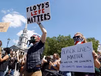 [ẢNH] Biểu tình phản đối phân biệt sắc tộc lan rộng ra nhiều quốc gia trên thế giới