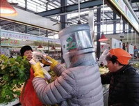 [ẢNH] Không thể nhịn cười với muôn kiểu khẩu trang tự chế siêu hài hước