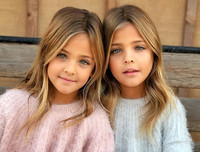 [ẢNH] Giải mã sức cuốn hút của cặp mẫu nhí song sinh 