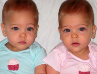 [ẢNH] Giải mã sức cuốn hút của cặp mẫu nhí song sinh 