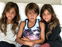 [ẢNH] Giải mã sức cuốn hút của cặp mẫu nhí song sinh 