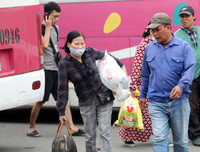 [ẢNH] Dòng người ùn ùn đổ về Hà Nội sau nghỉ lễ Giỗ Tổ Hùng Vương