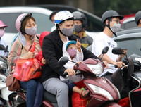 [ẢNH] Dòng người ùn ùn đổ về Hà Nội sau nghỉ lễ Giỗ Tổ Hùng Vương