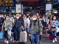 [ẢNH] Vì sao người lớn lại dễ bị nhiễm virus corona hơn trẻ em?