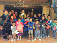 Cuộc sống biến động của cô gái H'Mong nói tiếng Anh 