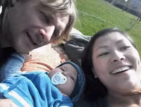 Cuộc sống biến động của cô gái H'Mong nói tiếng Anh 