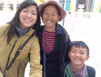 Cuộc sống biến động của cô gái H'Mong nói tiếng Anh 