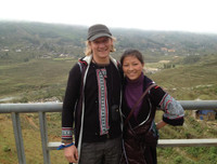 Cuộc sống biến động của cô gái H'Mong nói tiếng Anh 