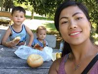 Cuộc sống biến động của cô gái H'Mong nói tiếng Anh 