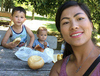 Cuộc sống biến động của cô gái H'Mong nói tiếng Anh 