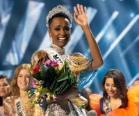 [ẢNH] Cận cảnh nhan sắc người đẹp da màu đăng quang Hoa hậu Hoàn vũ Thế giới 2019