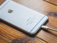 [ẢNH] Những sai lầm tai hại nhiều người mắc phải khiến smartphone nhanh hỏng