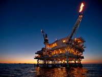 [ẢNH] Giá dầu dưới 0 USD/thùng: Nhìn lại những con số kỷ lục trong ngành 