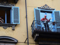 [ẢNH] Những khoảnh khắc đầy lạc quan của người dân thế giới giữa đại dịch Covid-19