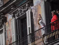 [ẢNH] Những khoảnh khắc đầy lạc quan của người dân thế giới giữa đại dịch Covid-19