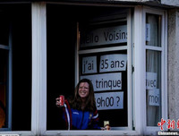 [ẢNH] Những khoảnh khắc đầy lạc quan của người dân thế giới giữa đại dịch Covid-19