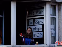 [ẢNH] Những khoảnh khắc đầy lạc quan của người dân thế giới giữa đại dịch Covid-19