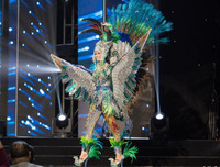 [ẢNH] Bật cười với 15 trang phục dân tộc 