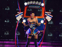 [ẢNH] Bật cười với 15 trang phục dân tộc 