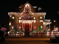 [ẢNH] Cảnh giác với những món đồ nguy hiểm dịp Giáng sinh