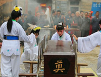 [ẢNH] Top những công việc kỳ lạ nhưng kiếm 