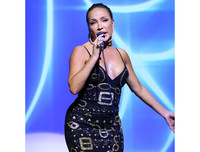 [ẢNH] Sắc vóc biến đổi của ca sĩ hải ngoại Thanh Hà sau 11 năm điều trị khối u