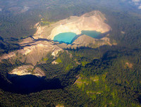 [ẢNH] Ngỡ ngàng trước những hồ nước thay đổi màu sắc kỳ diệu trên thế giới