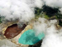 [ẢNH] Ngỡ ngàng trước những hồ nước thay đổi màu sắc kỳ diệu trên thế giới