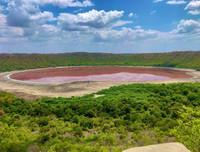 [ẢNH] Ngỡ ngàng trước những hồ nước thay đổi màu sắc kỳ diệu trên thế giới