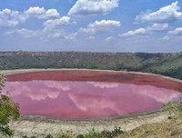 [ẢNH] Ngỡ ngàng trước những hồ nước thay đổi màu sắc kỳ diệu trên thế giới