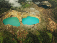 [ẢNH] Ngỡ ngàng trước những hồ nước thay đổi màu sắc kỳ diệu trên thế giới