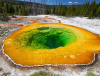 [ẢNH] Ngỡ ngàng trước những hồ nước thay đổi màu sắc kỳ diệu trên thế giới