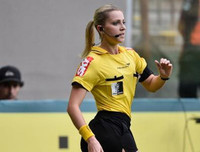 [ẢNH] Nhan sắc nóng bỏng của 5 nữ trọng tài xinh đẹp nhất thế giới