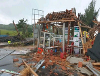 [Ảnh] Cận cảnh lốc xoáy càn quét Phú Yên khiến 27 người bị thương