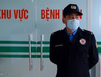 [ẢNH] Diễn biến cuộc chiến chống dịch Covid-19 từ khi xuất hiện bệnh nhân 17 tại Hà Nội