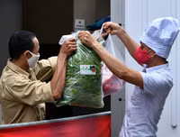 [ẢNH] Diễn biến cuộc chiến chống dịch Covid-19 từ khi xuất hiện bệnh nhân 17 tại Hà Nội