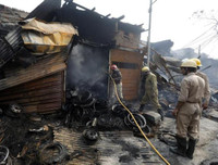 [ẢNH]: Thủ đô New Delhi bị nhấn chìm trong bạo loạn và đụng độ, hàng chục người chết