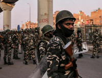 [ẢNH]: Thủ đô New Delhi bị nhấn chìm trong bạo loạn và đụng độ, hàng chục người chết