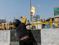 [ẢNH]: Thủ đô New Delhi bị nhấn chìm trong bạo loạn và đụng độ, hàng chục người chết