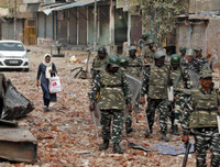 [ẢNH]: Thủ đô New Delhi bị nhấn chìm trong bạo loạn và đụng độ, hàng chục người chết