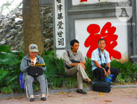 [Ảnh] Hà Nội: Những phận người nhọc nhằn mưu sinh trong dịp nghỉ lễ