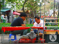 [Ảnh] Hà Nội: Những phận người nhọc nhằn mưu sinh trong dịp nghỉ lễ