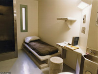 Xem cảnh sát Mỹ áp tải trùm ma túy khét tiếng El Chapo về trại biệt giam