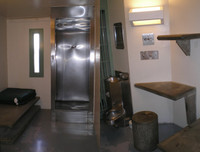 Xem cảnh sát Mỹ áp tải trùm ma túy khét tiếng El Chapo về trại biệt giam